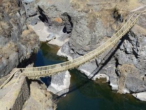 Peru Die letzte Hängebrücke der Inka